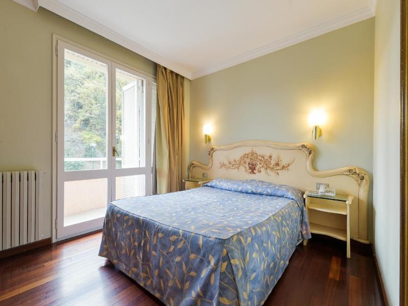 Hotel Robert image