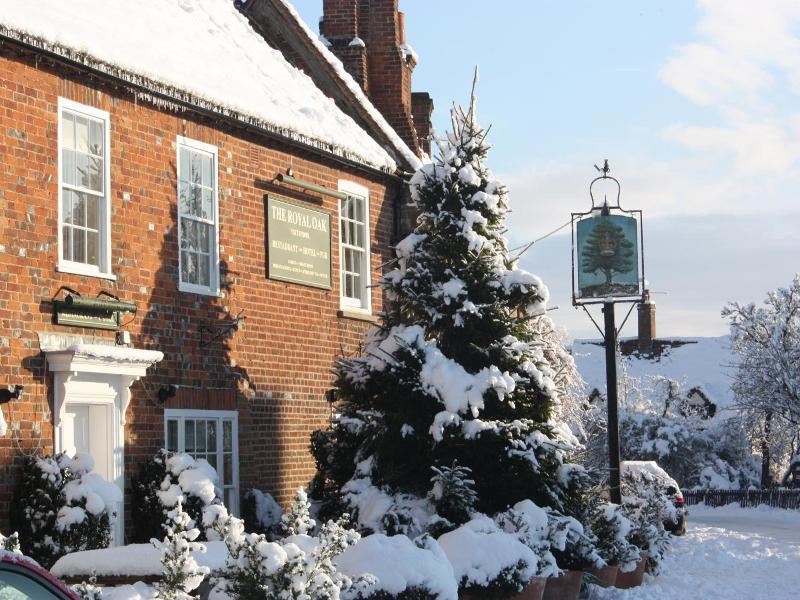 "the Royal Oak, Yattendon" image