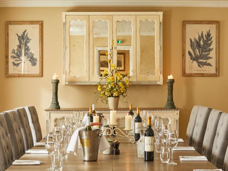 "the Royal Oak, Yattendon" image