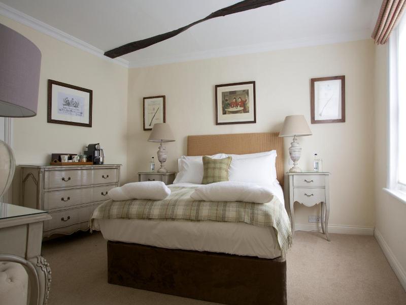 "the Royal Oak, Yattendon" image