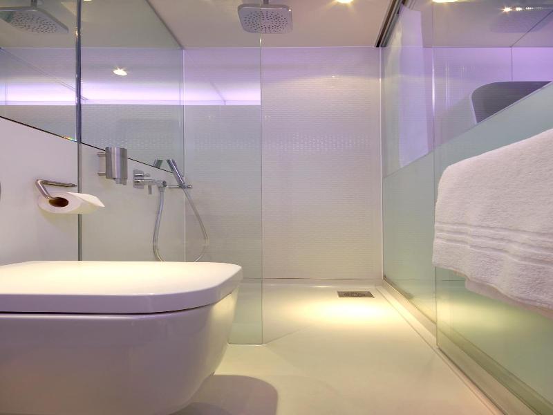 Yotelair Amsterdam Schiphol Transit Hotel image