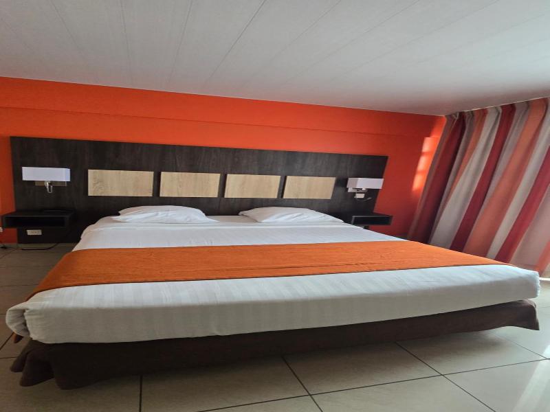 Central Hotel Cayenne image