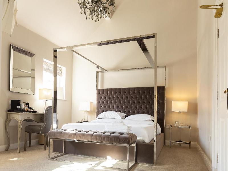 Winstanley House image
