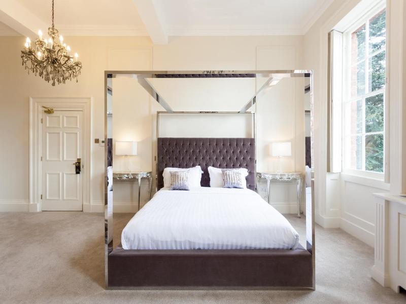 Winstanley House image