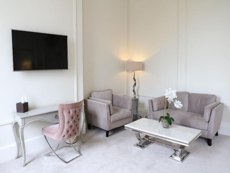 Winstanley House image