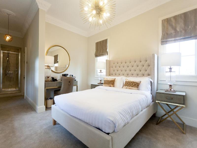 Winstanley House image
