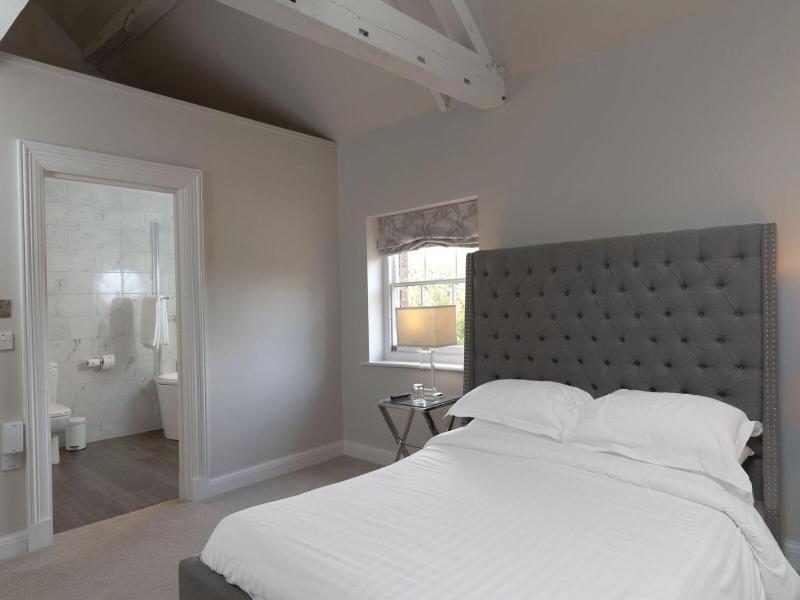 Winstanley House image