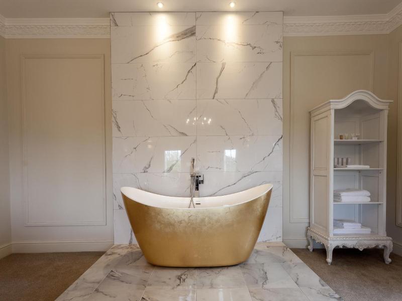Winstanley House image