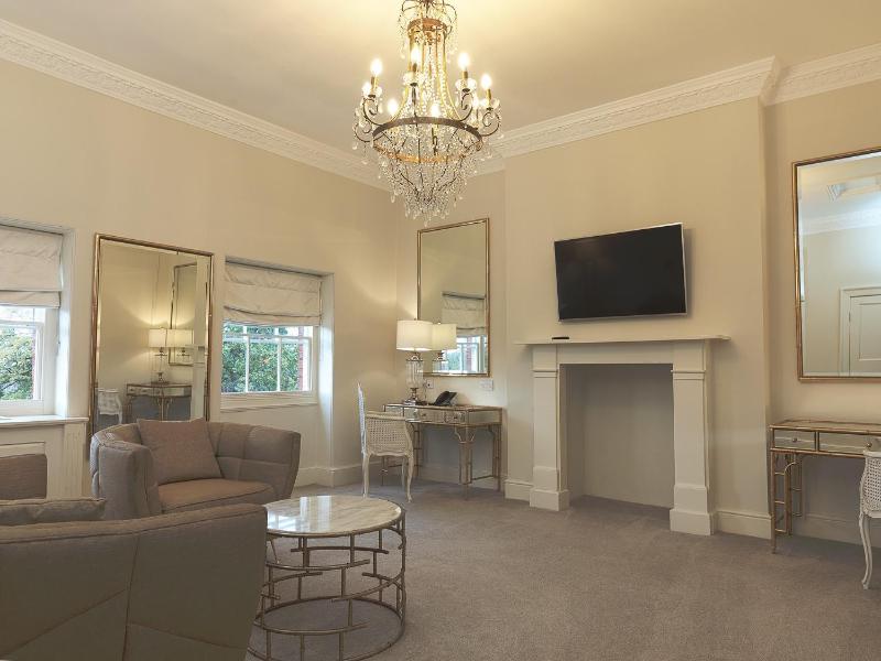 Winstanley House image