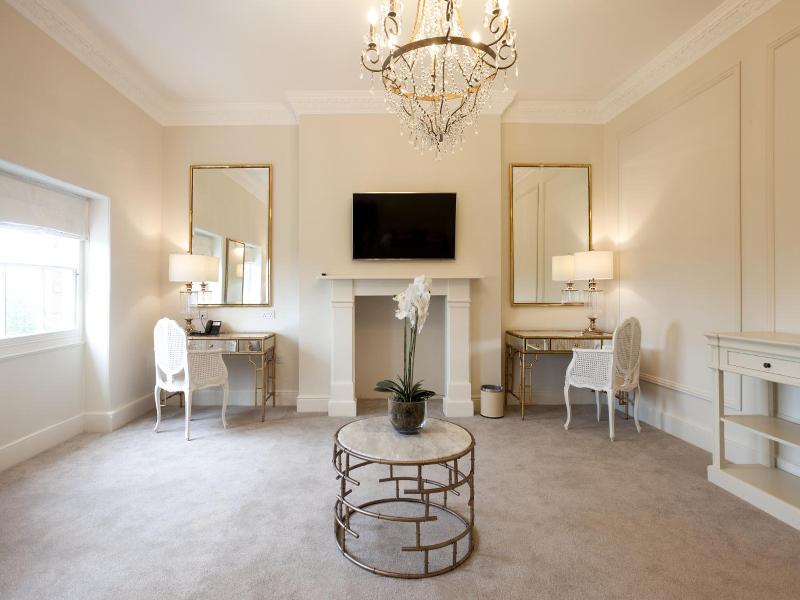 Winstanley House image