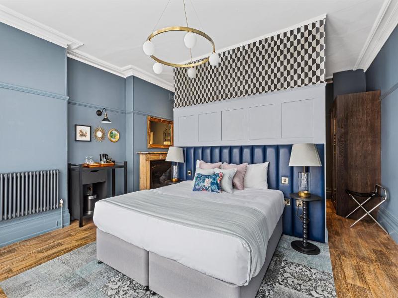 St Martins Lodge image
