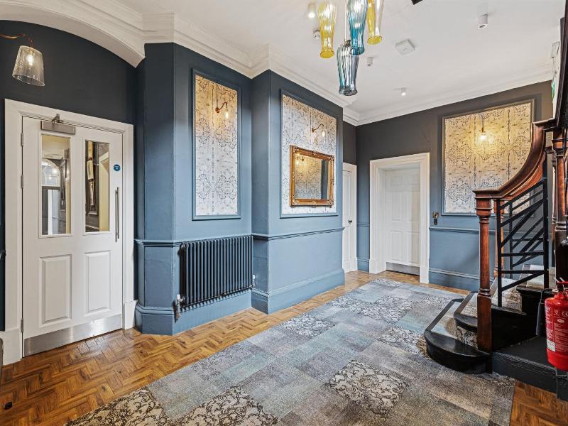 St Martins Lodge image