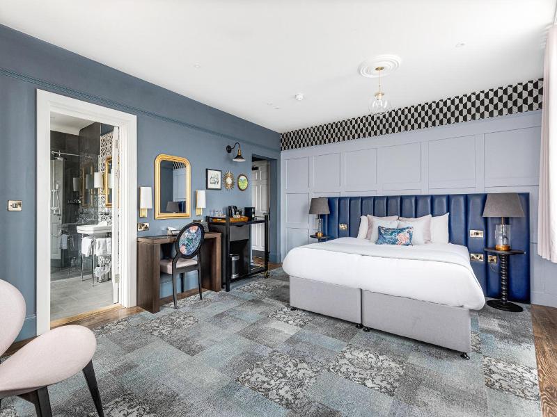 St Martins Lodge image