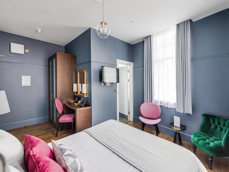 St Martins Lodge image