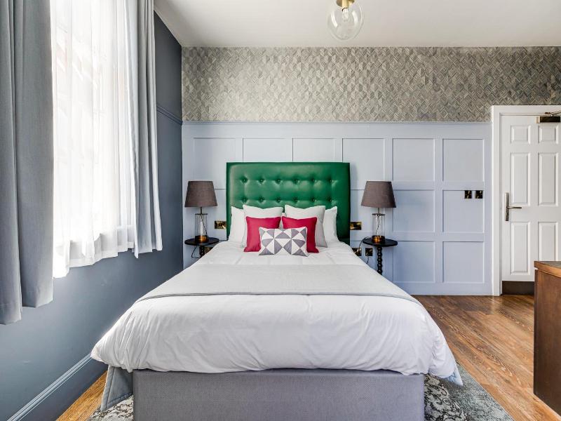 St Martins Lodge image