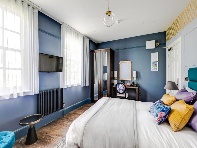 St Martins Lodge image