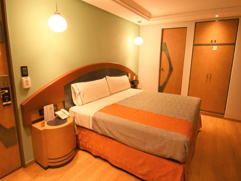 Hotel Catalina image
