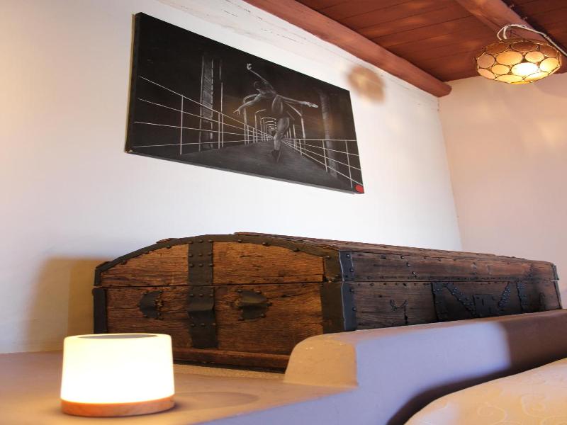 Hotel La Boheme image