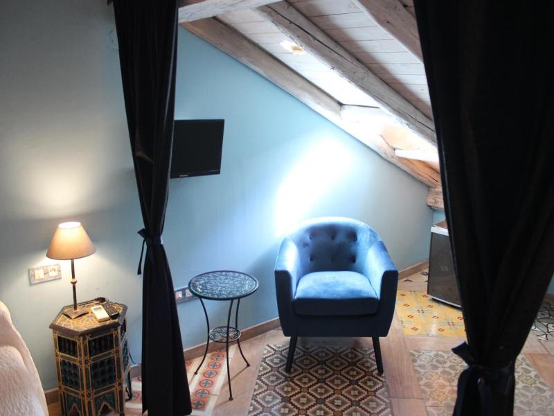 Hotel La Boheme image