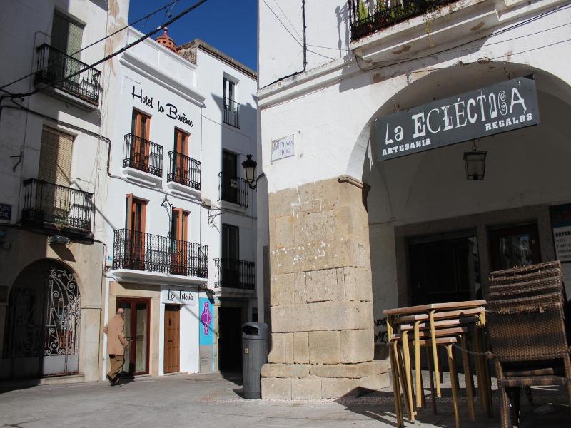 Hotel La Boheme image