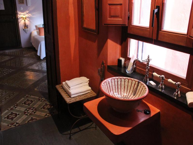 Hotel La Boheme image