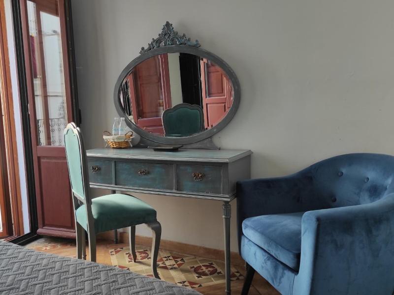Hotel La Boheme image