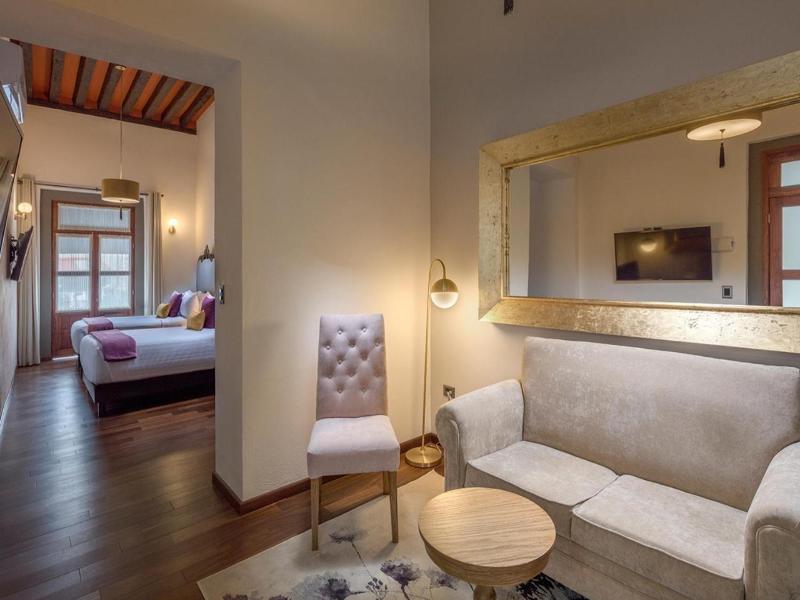 Hotel Casa Monarca image