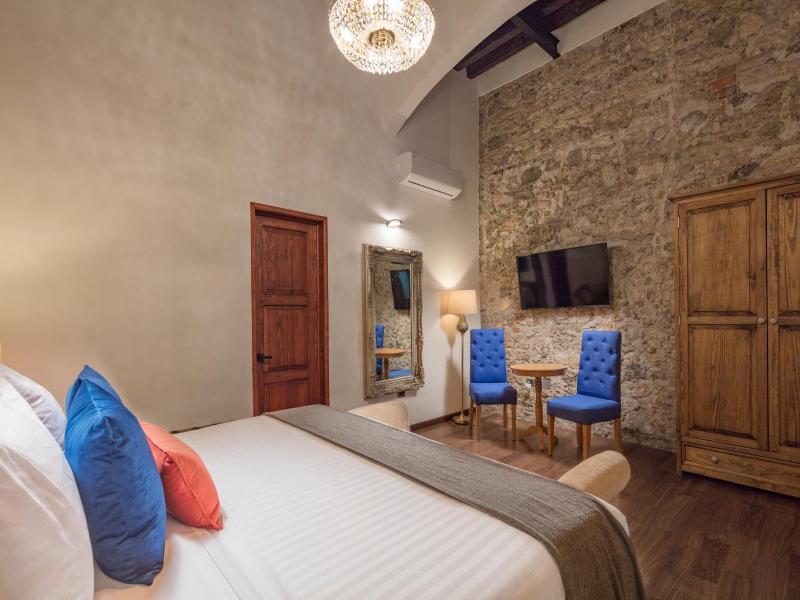 Hotel Casa Monarca image