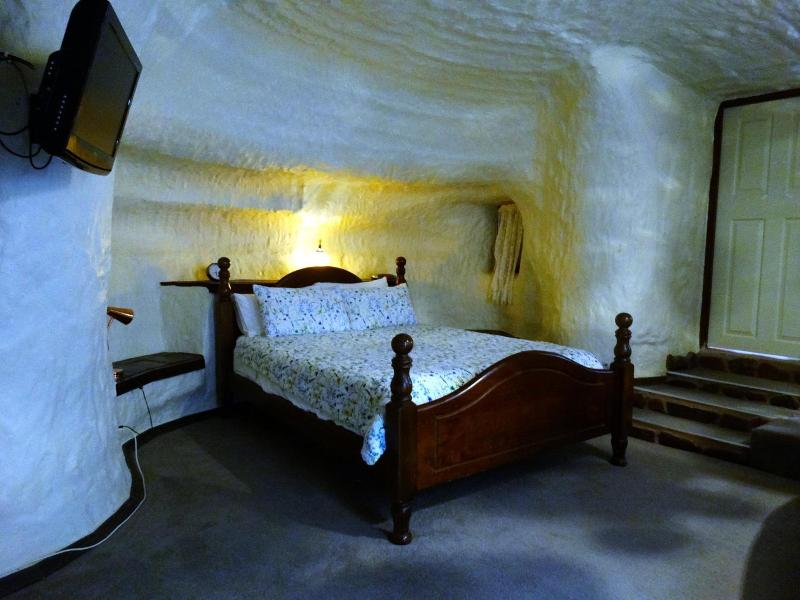 Di's Dugouts, Coober Pedy