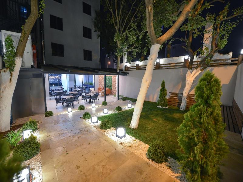 Istport Garden image