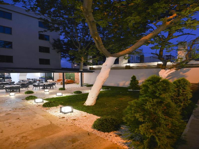 Istport Garden image