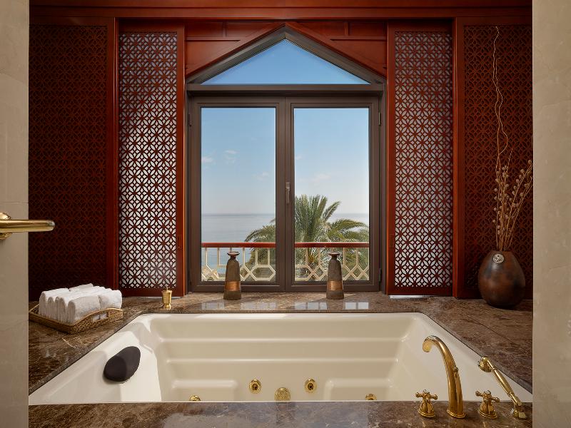 Al Husn Hotel Muscat image