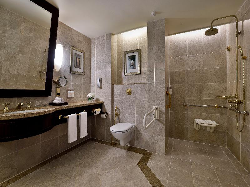 Al Husn Hotel Muscat image