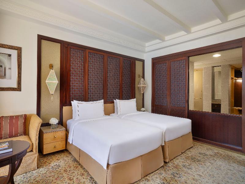 Al Husn Hotel Muscat image