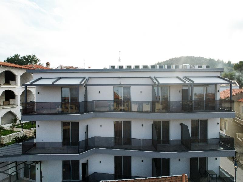 Ara Luxury Suites — general view