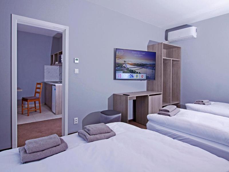 Aviator Garni Hotel Bratislava image