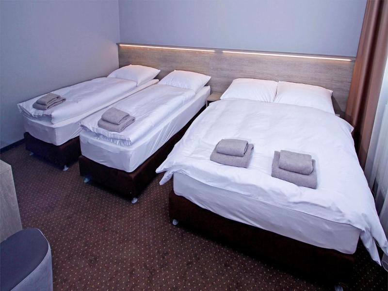 Aviator Garni Hotel Bratislava image