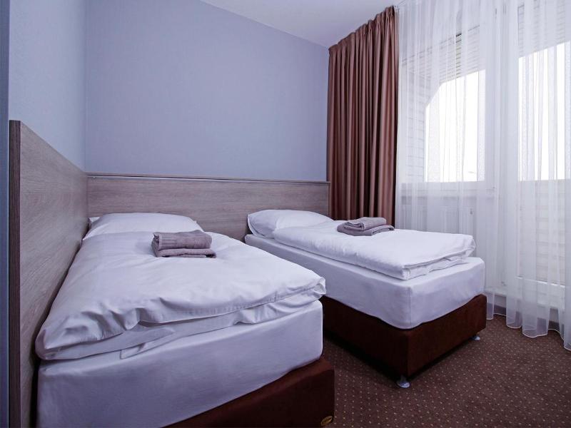 Aviator Garni Hotel Bratislava image