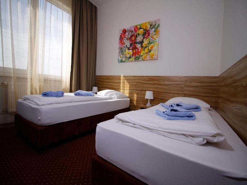Aviator Garni Hotel Bratislava image