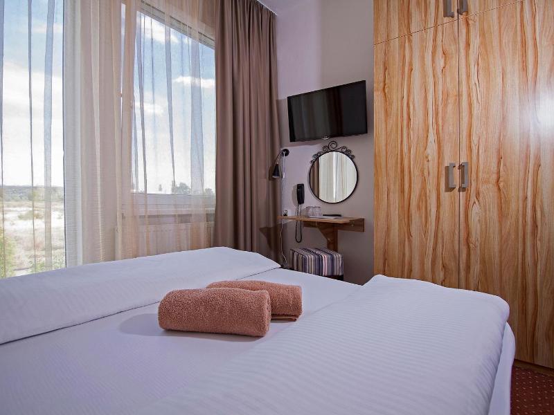 Aviator Garni Hotel Bratislava image