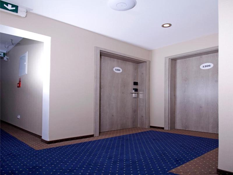 Aviator Garni Hotel Bratislava image