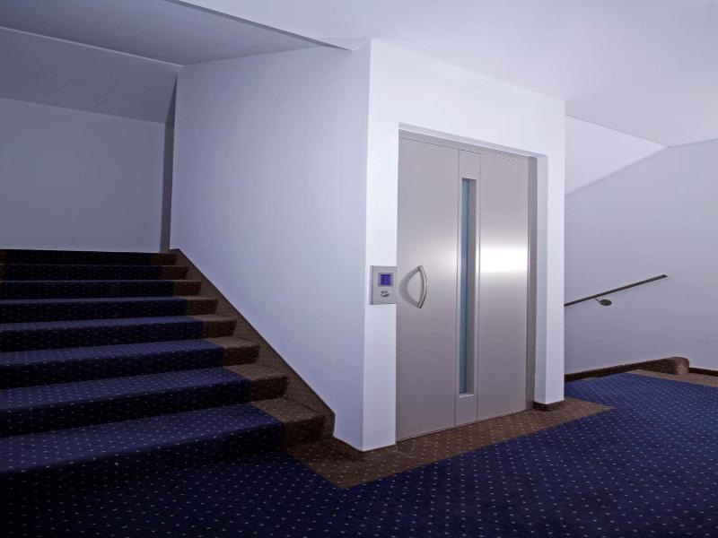 Aviator Garni Hotel Bratislava image