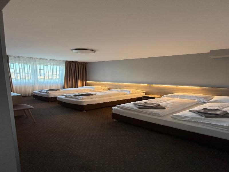 Aviator Garni Hotel Bratislava image