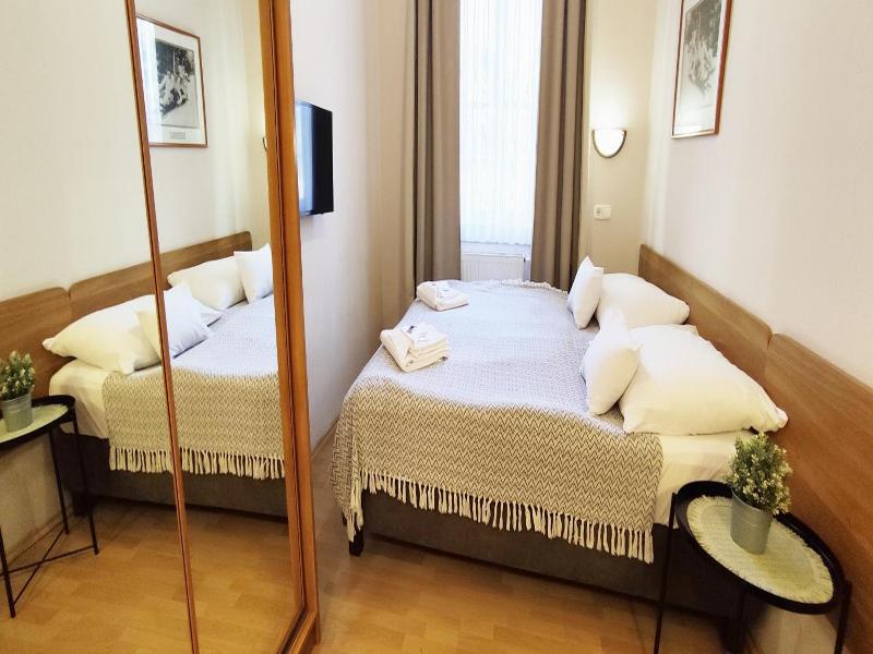 Budapest Csaszar Hotel image