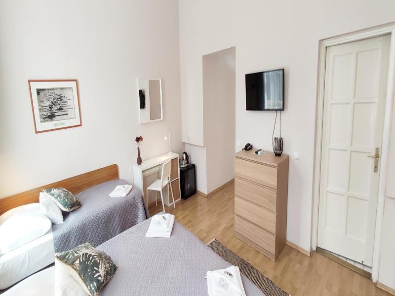 Budapest Csaszar Hotel image