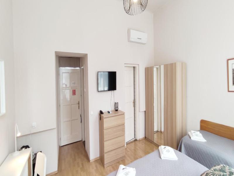 Budapest Csaszar Hotel image