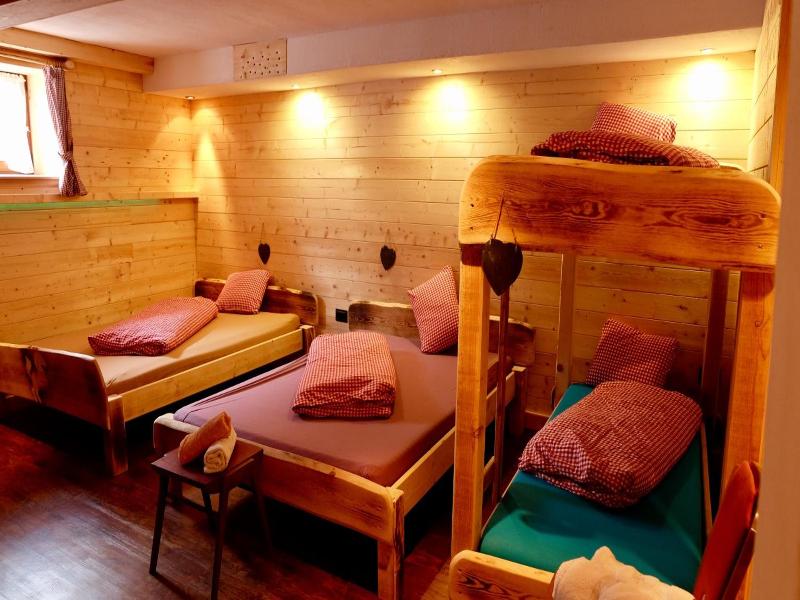 Hostel Weisses Rössl image
