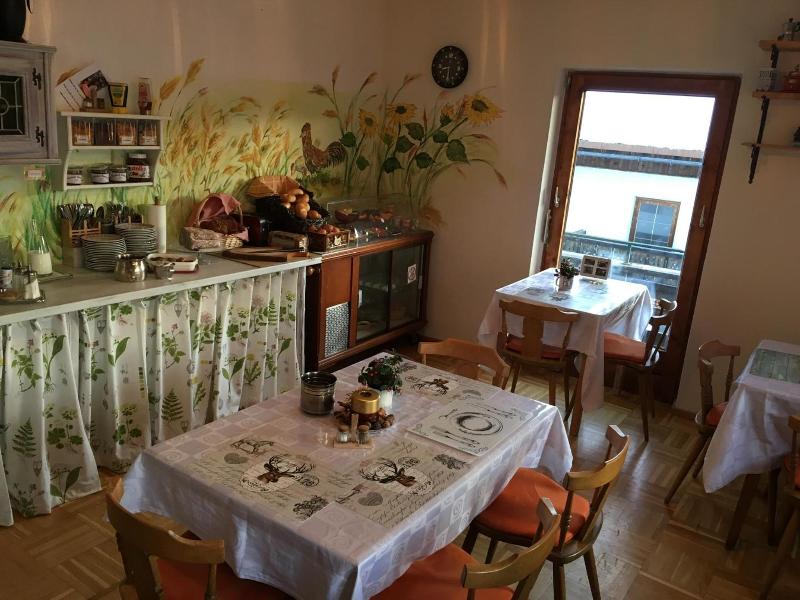 Hostel Weisses Rössl image