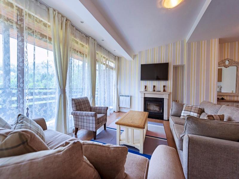 Mountain View Aparthotel image