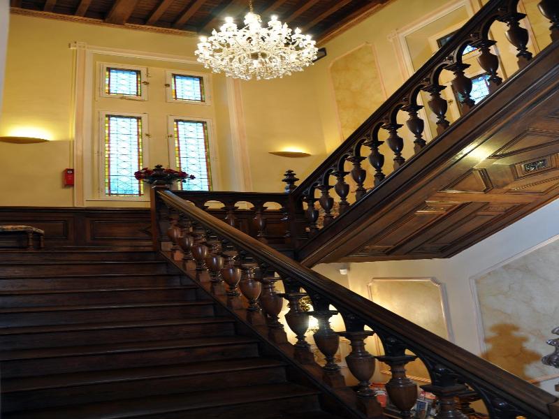 Domaine De Moresville image